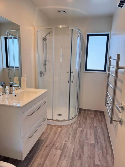 כרייסטצ'רץ' Cbd Luxury Parkside Living 2 Bedroom With Parking מראה חיצוני תמונה
