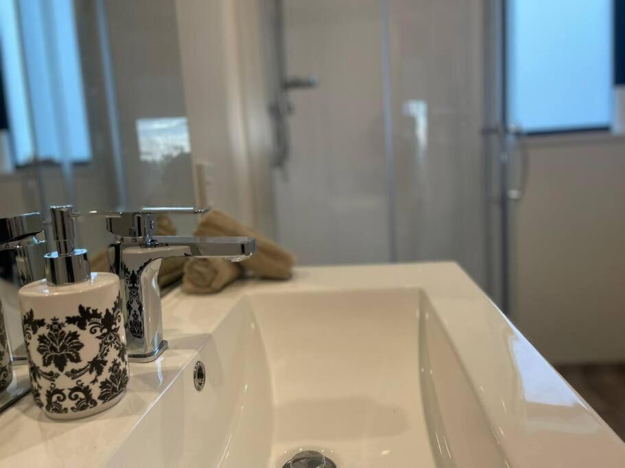 כרייסטצ'רץ' Cbd Luxury Parkside Living 2 Bedroom With Parking מראה חיצוני תמונה